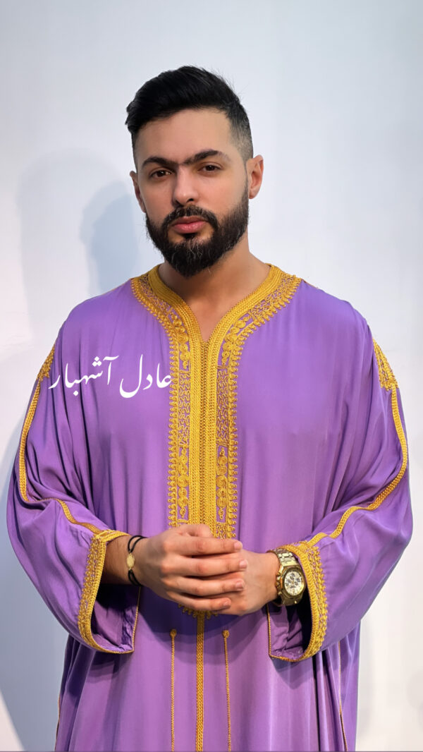 Gandoura homme en tissu Melifa khayt rose et couture en moutarde